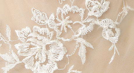 Broderie délicate | BridalInStyle